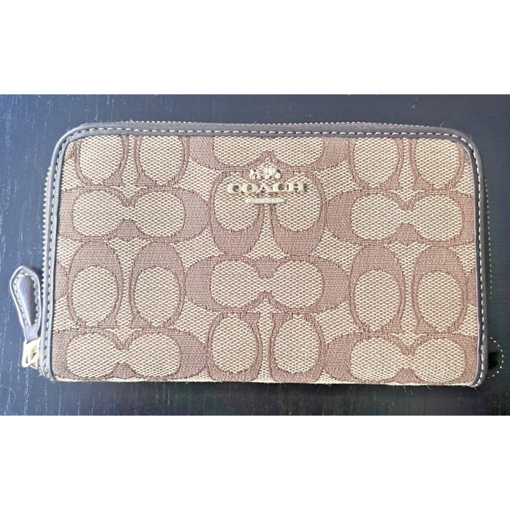 Coach Essential Continental Zip Around Wallet In Signature Canvas